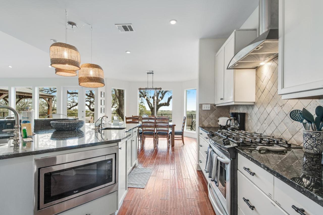 Villa Cliff Side Oasis Spicewood Exterior foto